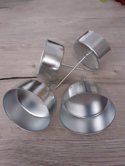 Metall-Teelichthalter mit Dorn